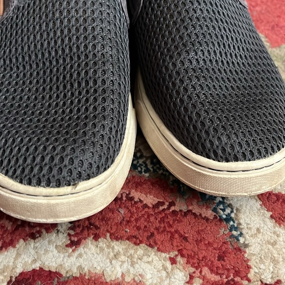 Olukai pehuea size 7.5 dark gray mesh - Picture 6 of 6